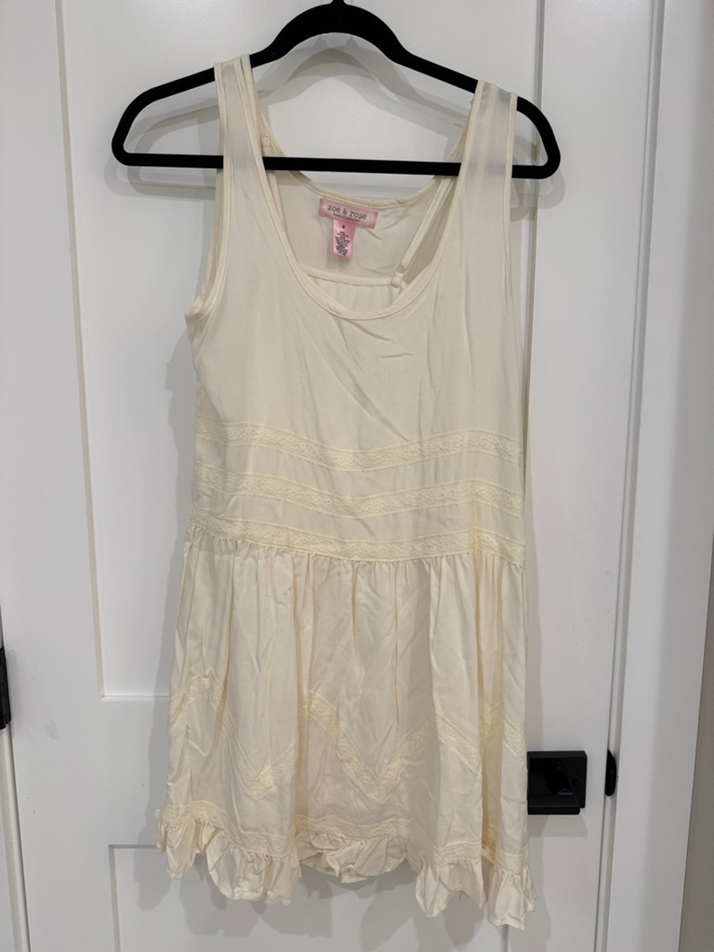 Moss & Spy Cream Sleeveless Mini Dress